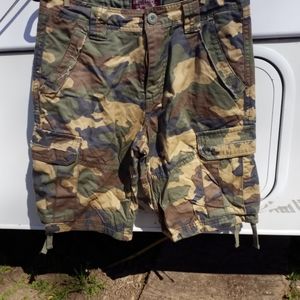 MATCH&STICK CAMO SHORTS